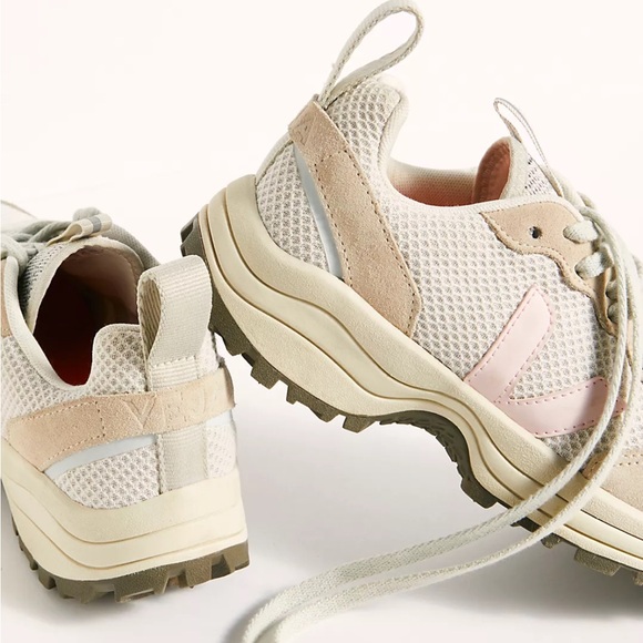 Veja Venturi Sneakers X Free People gravel/ petale size 10 - Picture 3 of 9